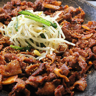 무한리필4인 (인원수에 맞춰 제공) + (짜글이 or 뽀글이 or 매콤이)택2 + 소주 + 맥주 1
/ 총 68,000원
* 무한리필 구성품
생삼겹 + 생목살 + 우삼겹 + 수제 소세지 + 막창 + 돼지 껍데기 + 콘샐러드 + 즉석 떡볶이 + 즉석 홍합탕 + 즉석 된장찌개 + 즉석 계란찜