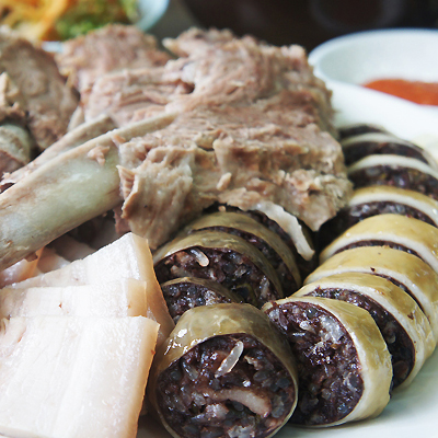 8번스페셜 +국밥 2개 (4종 중 택2) + 소주1 + 맥주1 + 포장(모듬수육 대)